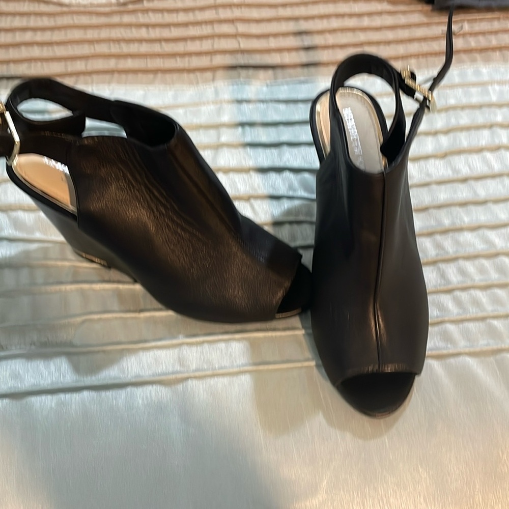 Kenneth Cole Merrick 85 Shootie